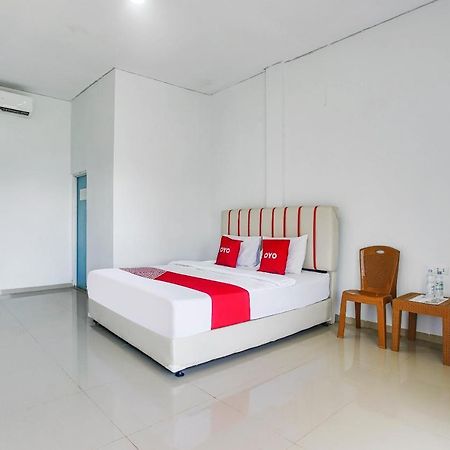 Oyo 2246 Anjung Bang Oking Hotel & Resort Pasarpulaupisang Екстер'єр фото