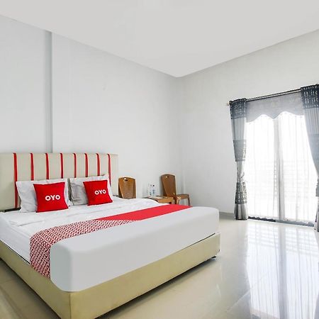 Oyo 2246 Anjung Bang Oking Hotel & Resort Pasarpulaupisang Екстер'єр фото