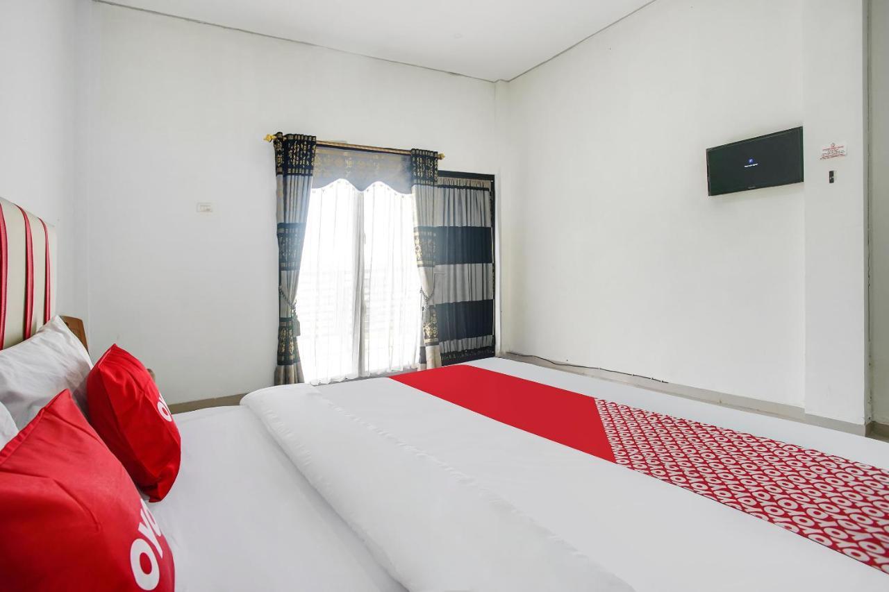 Oyo 2246 Anjung Bang Oking Hotel & Resort Pasarpulaupisang Екстер'єр фото