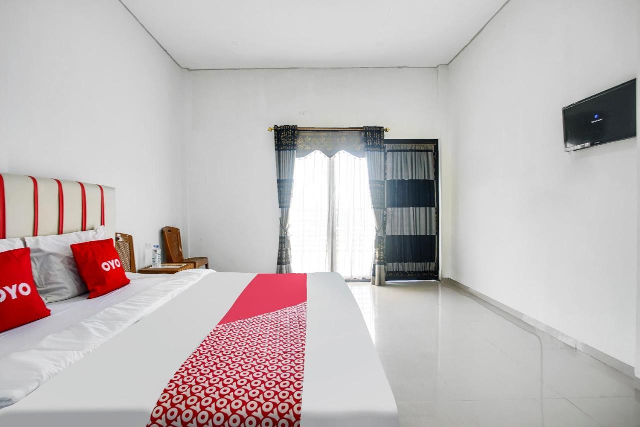 Oyo 2246 Anjung Bang Oking Hotel & Resort Pasarpulaupisang Екстер'єр фото