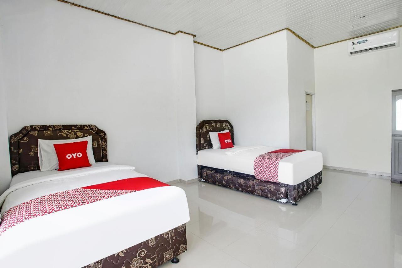 Oyo 2246 Anjung Bang Oking Hotel & Resort Pasarpulaupisang Екстер'єр фото